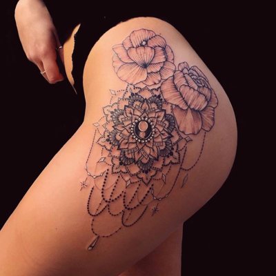  Tatouage mandala sur la hanche